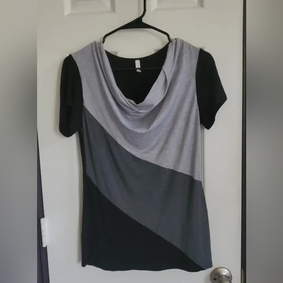 Magic Fit -Light Gray Black & Charcoal Color Block Drape Top - Women -NWOT - Picture 8 of 9